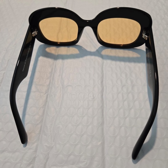 Tom Ford FT219 Black Frame Sunglasses with Gold Tint Lenses polarized 53:23:140M - Picture 6 of 10